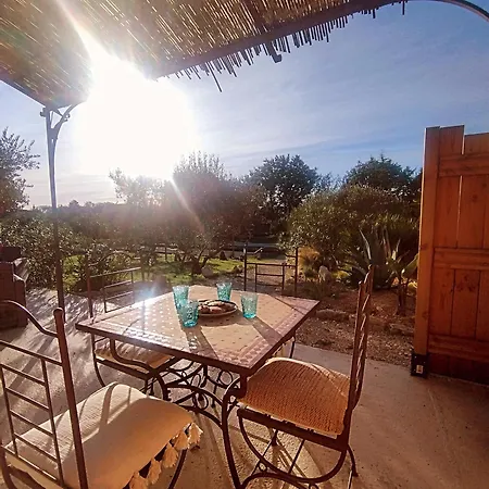 Domaine De L'arbre Dore Ferienhaus Lèzan